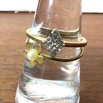 Boutique Delicate Gold Color Rings Diamond and Flower Theme Photo 8
