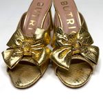 Butrich Bow Slide Pump in Gold Embossed Snake Size 40 (fits like an 8.5/9) Photo 1