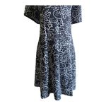 Avenue beautiful black and white floral dress, very flattering, fit and flare, stretch, short sleeve’s Photo 1