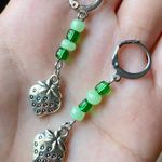Handmade funky fairy Kawaii retro strawberry green dangle unisex earrings 💚🍓🍃 Photo 1