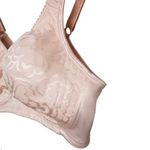 Playtex ® 18 Hour® Ultimate Lift & Support Wireless Bra 4745 Photo 2