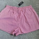 Boohoo Women’s Striped Boxer Short Photo 1