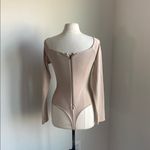 Alice + Olivia Long Sleeve Bodysuit Womens Sz Large Beige Nude Essential Photo 4