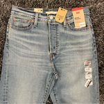 Levi's 🌺NWT LEVI’S WEDGIE STRAIGHT JEANS SIZE 29x28🌺 Photo 5