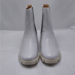 Journee Collection  Womens Chelsea Ankle Boots Size 9 White Chunky Lug Sole Photo 2