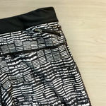Nike Dri-Fit Women Legging Black White Geometric Elastic Waist crop size large Photo 5