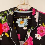 Room Service 2 Photo 6