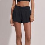 Varley  Kallin Running Shorts 1.5" Photo 3