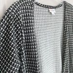 LuLaRoe  Caroline Tunic Cardigan BW Houndstooth Geometric Arc Pattern L EUC Photo 3