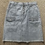 Gloria Vanderbilt  Woman's 8 Blue White Striped Skirt Frayed Hem Pockets Photo 0