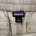 Patagonia Women’s Lightweight Drawstring Shorts – Size Small – light mauve Photo 1