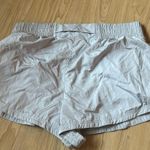 Varley  SHORTS Photo 3