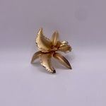 Vintage Giovanni Signed Orchid Gold Tone Brooch Photo 2