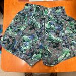 Lululemon Track That Mid-Rise Short 5" Rapid Flourish Multi Plus Size Photo 5