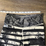 Lululemon  Wunder Under Crop II Shady Palms Black White Stripe Banana Leaf Sz 4 Photo 6