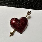 Avon Hearts Afire Brooch Pin Gold Tone / Red Enamel Heart With Arrow Photo 0