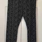 Lyssé New York Women's Signature Ponte Leggings Size XL Urban Jacquard Print NWT Gray Photo 0