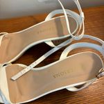 Versona Shoes Photo 2