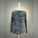 Jane and Delancey Gray Camo Twist Hem L/S Top Size M EUC Photo 1