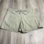 Gloria Vanderbilt  Shorts Size 12 Photo 0