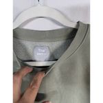 Aritzia TNA Cozy Fleece Boyfriend Cropped Pullover Sweatshirt Green Women’s Sz 2 Photo 5