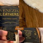 Venezia VINTAGE Y2K LEATHERS TAN SUEDE AND CREAM SHERPA LINED COAT (18/20) Photo 11