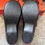 Propet Propét Women's Autumn Clog in Chocolate/Burgundy Photo 7