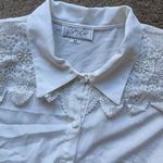 Vintage 90s White Button Top with Pearl Detailing and Eyelet Embroidery🔥 Size 14 Photo 3