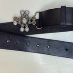 Guess  Women’s Y2K Brown and Silver Crystal Genuine Leather Buckle‎ Belt Size L Photo 3