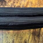 Women’s puffer wristlet handbag Black Photo 12