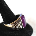 Source Unknown Dapper Purple Smooth Stone Dimpled Silver Tone Band Size 13 NWOT Ring Photo 1