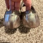 Bandolino NWOT  Shimmering Silver Flats size 9 Photo 2