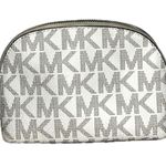 Michael Kors Jet Set Makeup Bag Photo 1