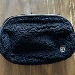 Lululemon Everywhere Black Fleece Belt Bag Brand New Photo 0