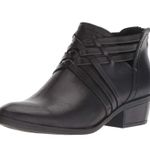 Baretraps  black goldie Ankle boots Criss Cross Boho zip up size 7 NWT Photo 0