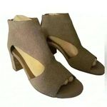 Gentle Souls by Kenneth Cole Charlene 2 Women’s Suede Mushroom Size 8M Photo 0