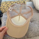 Trucker hat. One size Tan Photo 2