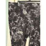 Torrid Black And White Tie-Dye Cropped Leggings, Size 3 Photo 1