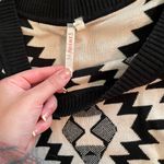 36.5 Aztec sweater Photo 2