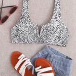 V Wired Bikini Top Size M Photo 0