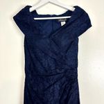 La Femme  Portrait Neck Cap Sleeve Lace Gown in Navy Size US 2 Photo 3