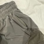 Lululemon Hotty Hot Shorts 2.5" Low-Rise 4 Photo 3