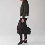 Lululemon  Black Soul Training 7/8 Length Luxtreme Fabric Size 2 Running Leggings Photo 1