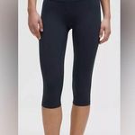 Lululemon Like new Blue High-Waisted Capri Leggings size 2 Photo 0
