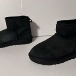 UGG  S/N 1016222 black suede winter boots women size 7 Photo 1