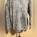 The Mountain EUC  Blue and White Snow Plow Wolf Graphic Long Sleeve Tee size XL Photo 9