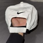 Nike Women's White Hat Photo 2