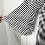 Tyler Boe Houndstooth Mock Neck Cowl Neck Shift Dress Size Small Bell‎ Sleeves Black Photo 2