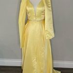 NWT Beautiful Yellow Formal Gown Size 4 Photo 3