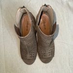 Indigo Taupe Cutout Peep Photo 5